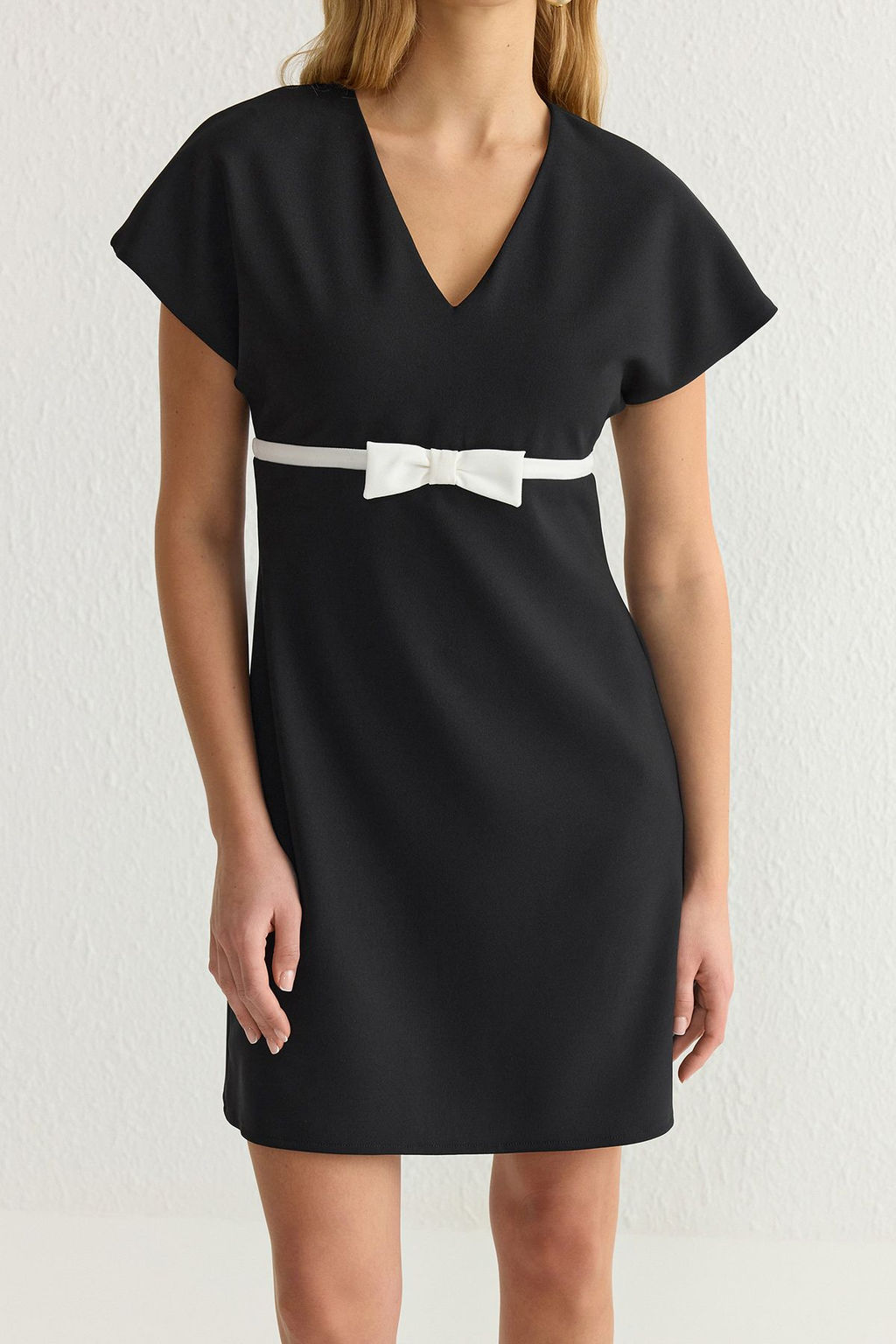 Siyah A Kesim Fiyonklu Mini Dokuma Elbise TWOSS25EL00274 - Trendyolmilla фото 4