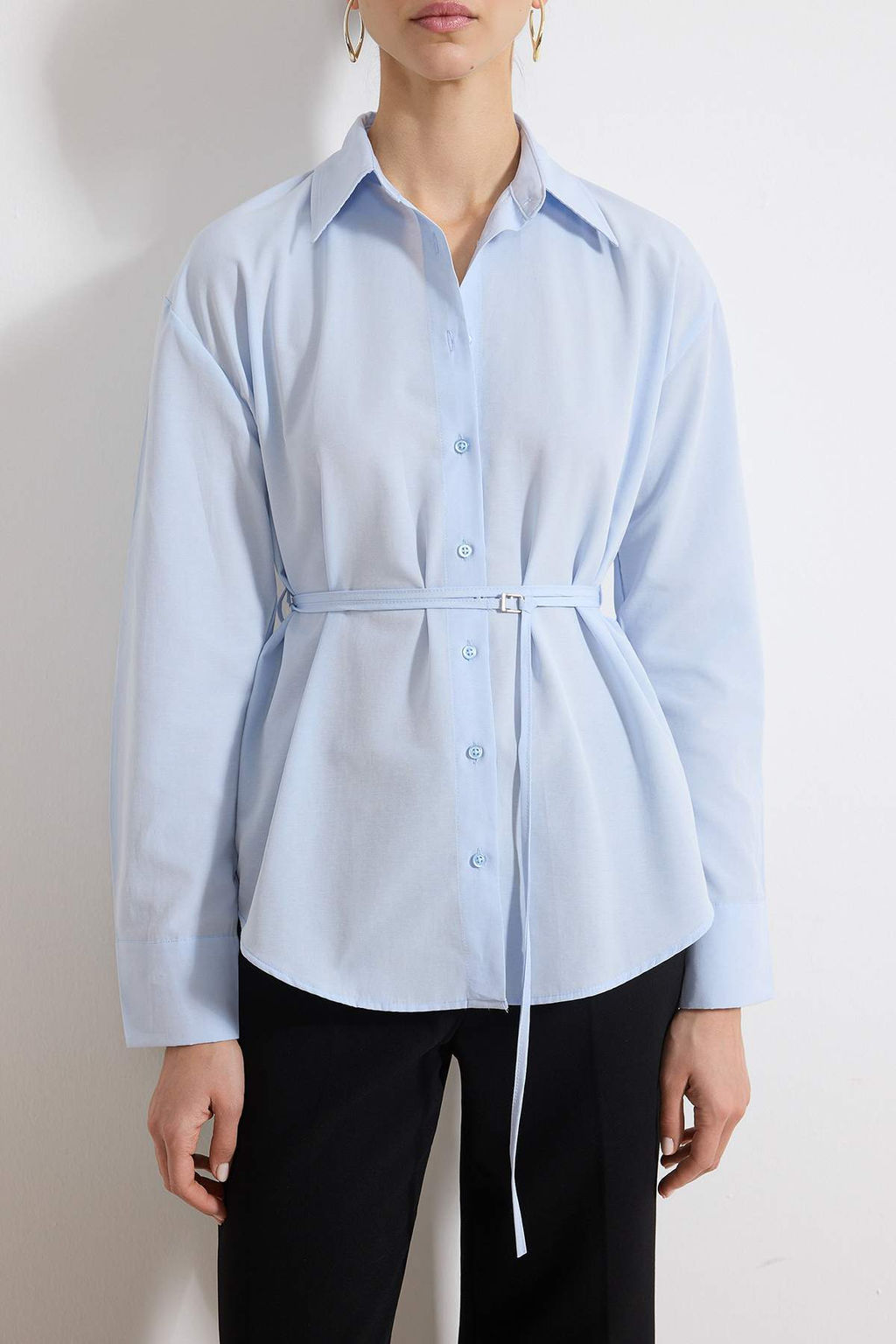 Ac?k Mavi Kusak Detayl? Gomlek TWOSS26GO00076 - Trendyolmilla фото 3