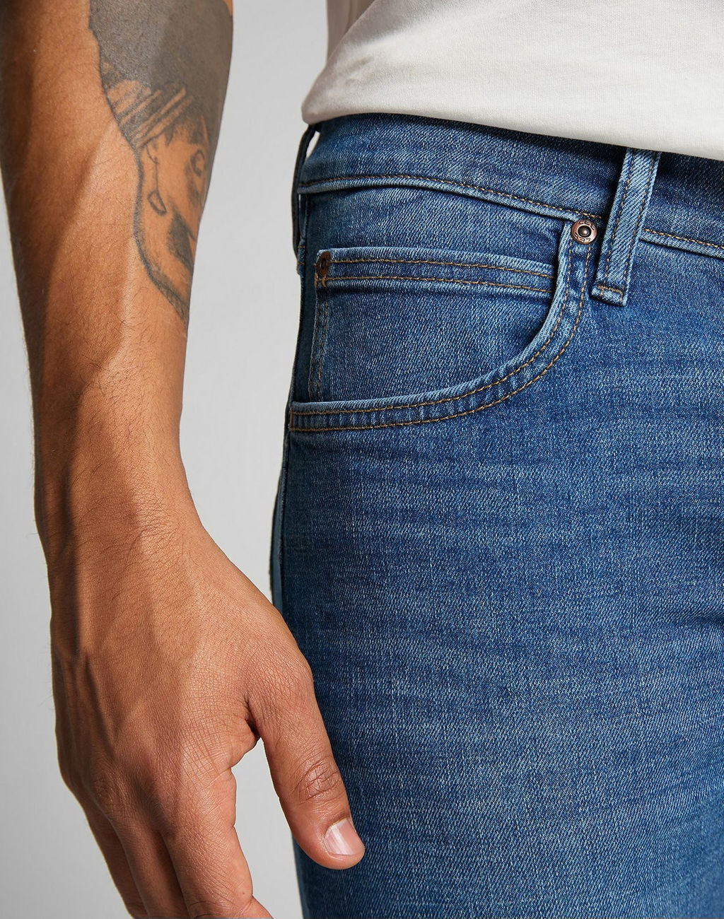 Джинсы мужские