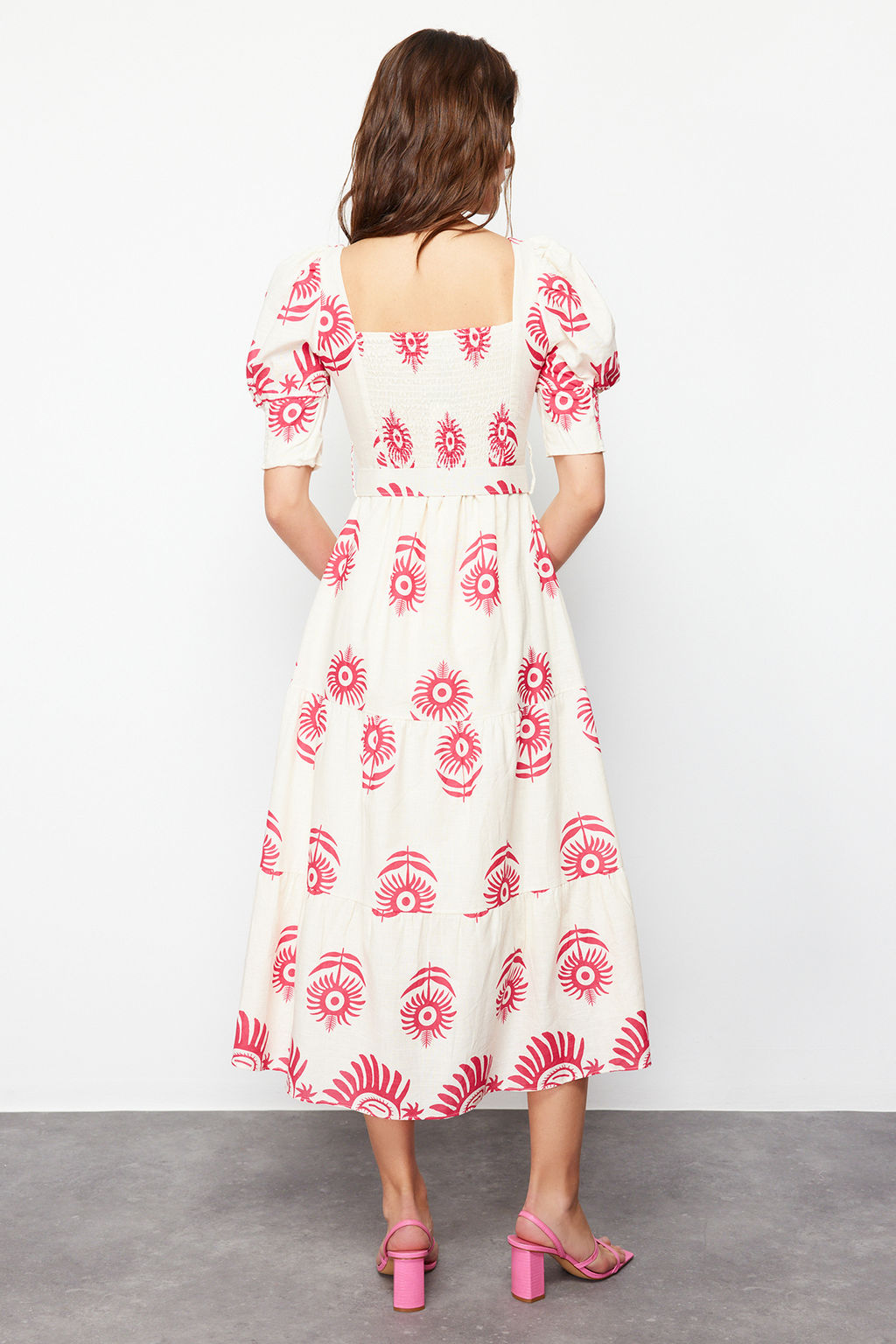 Pembe Desenli Kare Yaka Keten Gorunumlu Kemerli Midi Dokuma Elbise TWOSS24EL00779 - Trendyolmilla фото 6