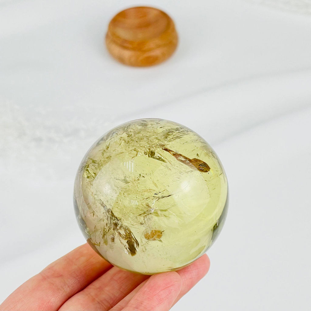 Шар из Цитрина на подставке - Радуга самоцветов фото 2