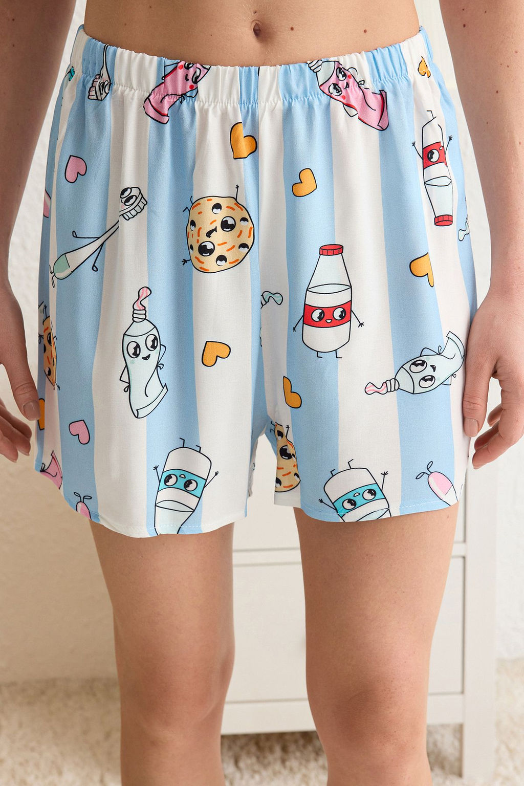 Trendyolmilla Kad?n Mini Me/Anne K?z Ac?k Mavi Eglence Desenli Viskon Sortlu Dokuma Pijama Tak?m? THMSS22PT0069 фото 5