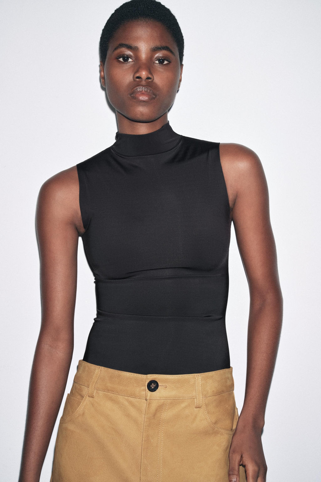 HIGH NECK POLYAMIDE TOP