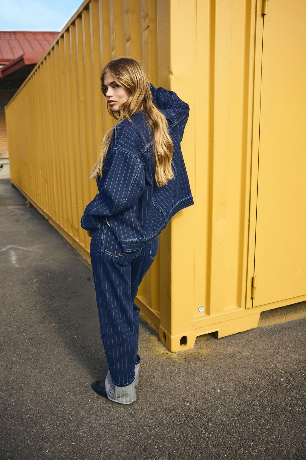 Wide Ultra High Turn-up Jeans - H&m фото 3