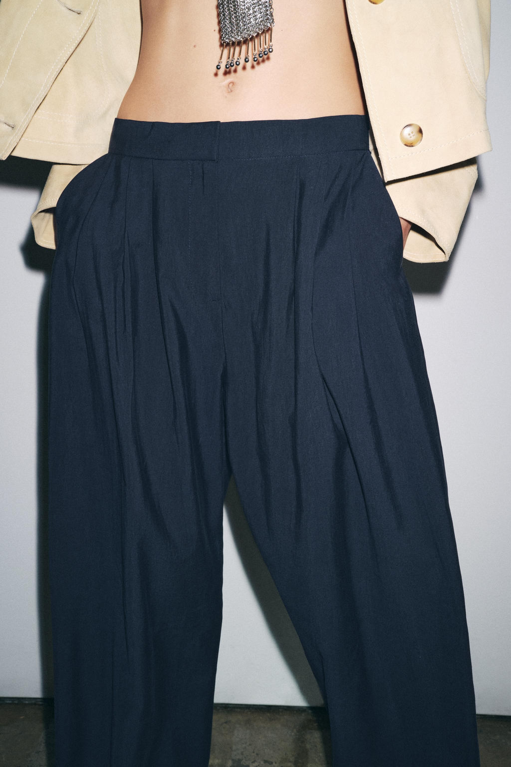 ZW COLLECTION FLOWING PLEATED TROUSERS - Zara фото 4