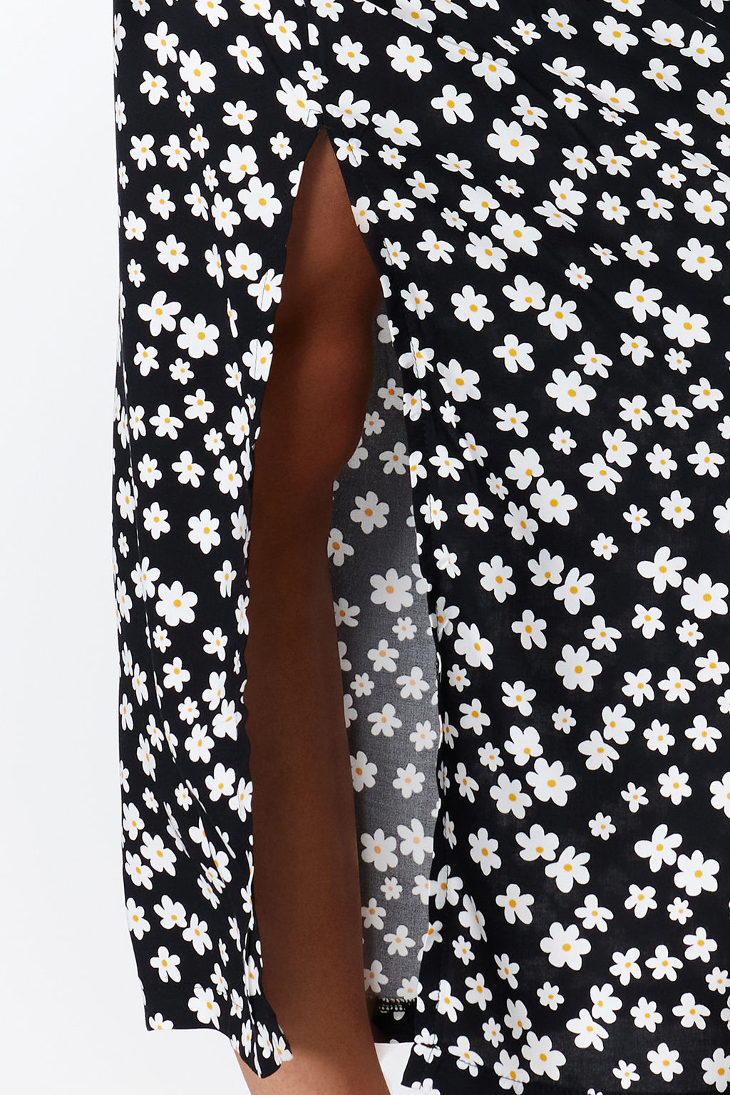 TRENDYOLMILLA Siyah Papatya Desenli Y?rtmacl? Viskon Kumasl? Midi Dokuma Etek TWOSS24ET00108 фото 5