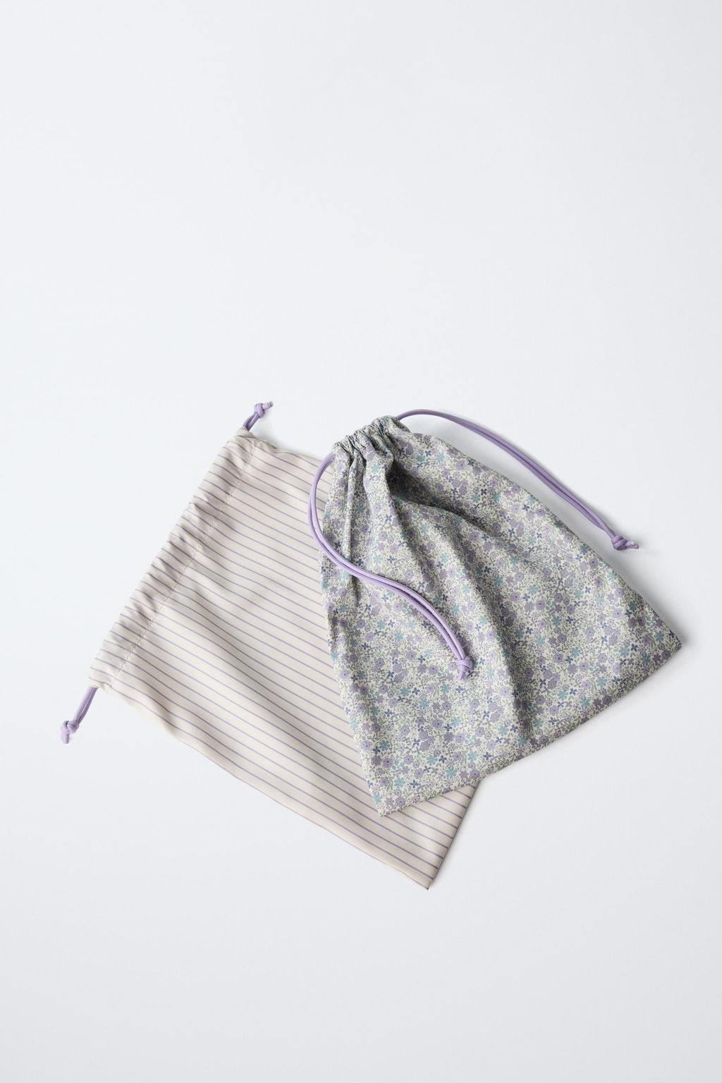 PACK BOLSAS DE VIAJE FLORES / Violeta Malva - Zara фото 3