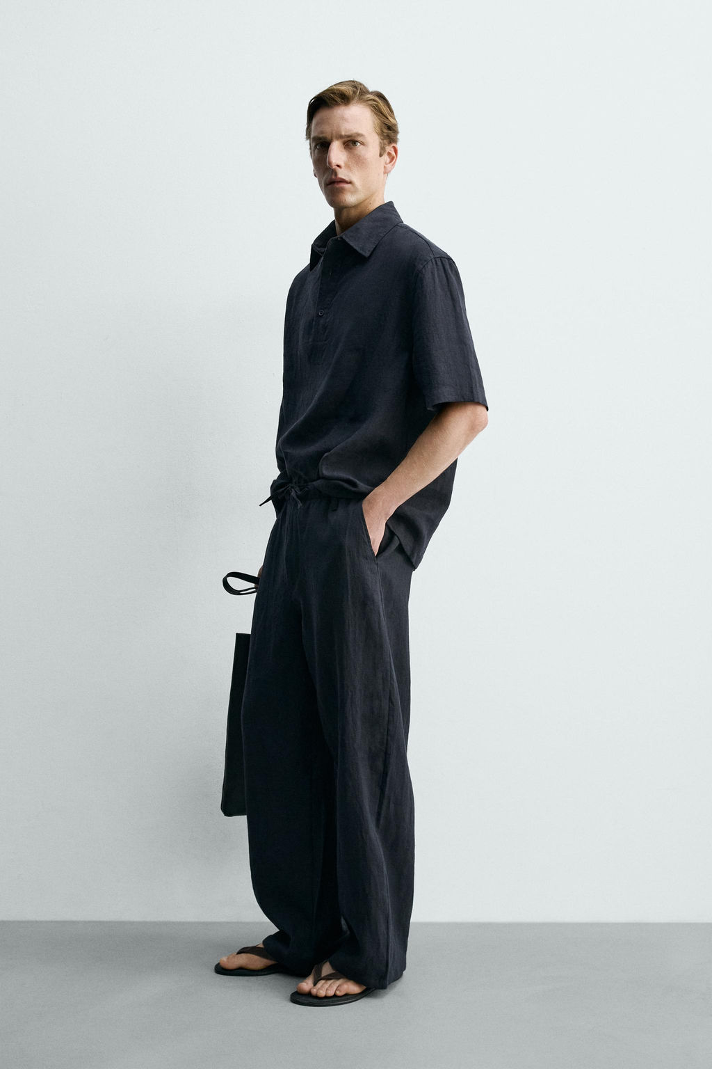 PANTAL?N RELAXED FIT 100% LINO / Marino oscuro