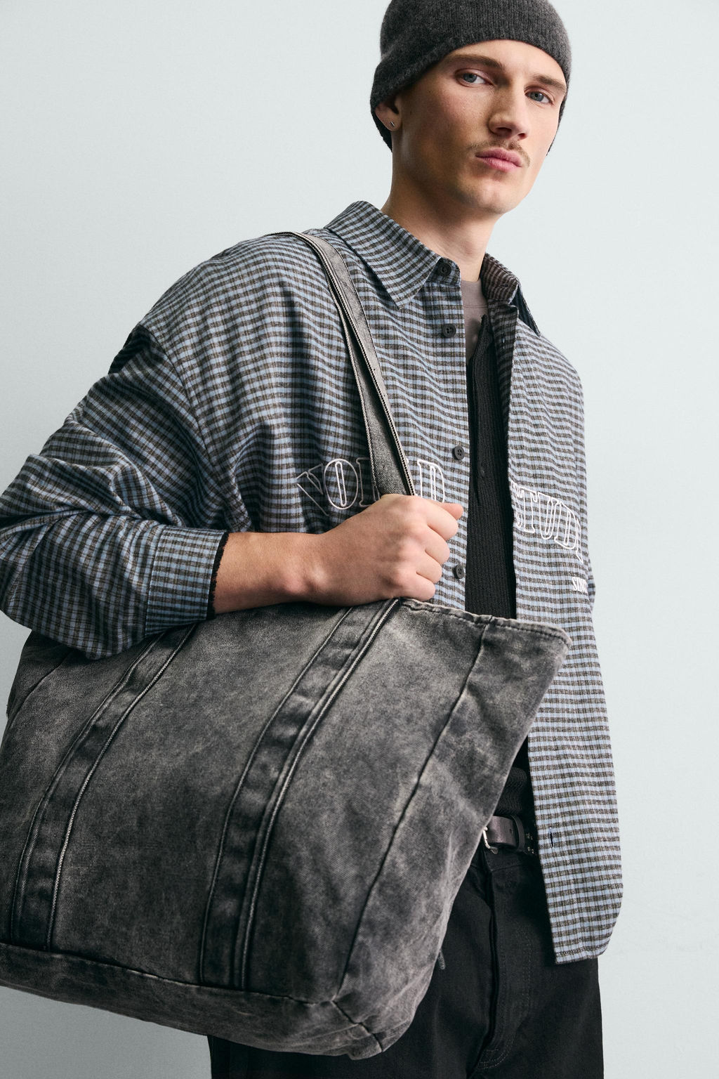WASHED-EFFECT DENIM TOTE BAG - Zara фото 5
