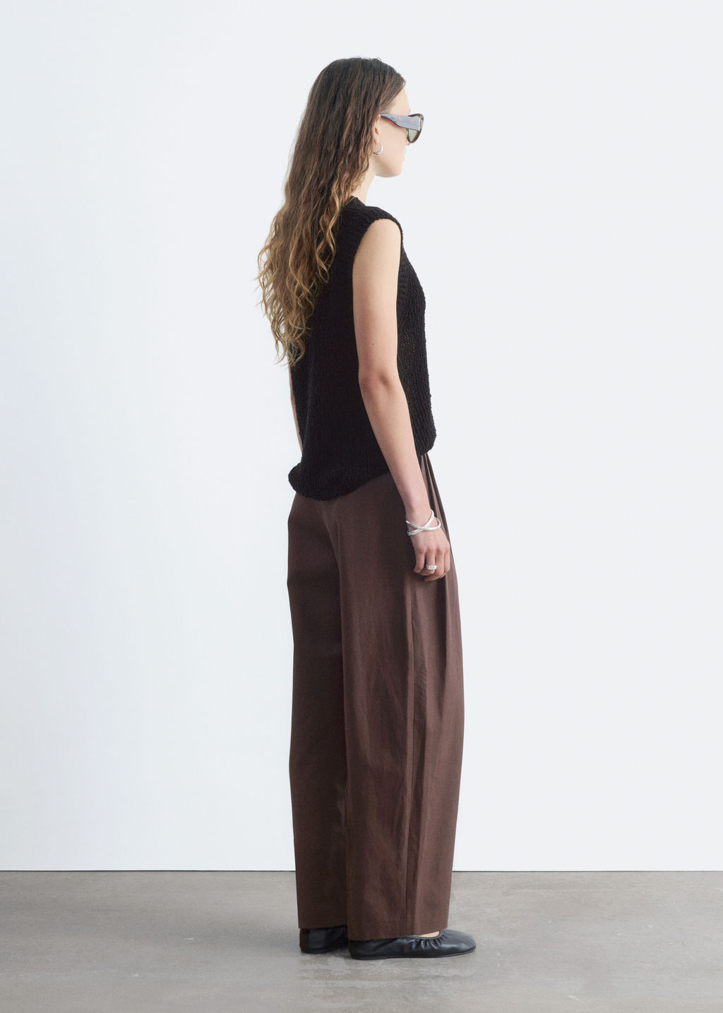 Pantalones recortados con perneras de barril