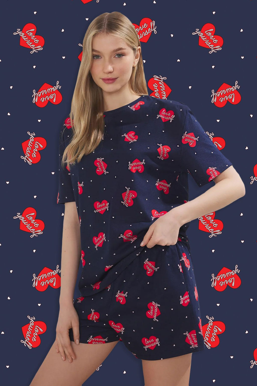 Trendyolmilla Lacivert %100 Pamuklu Kalpli Sloganl? Sortlu Orme Pijama Tak?m? THMSS25PT00368