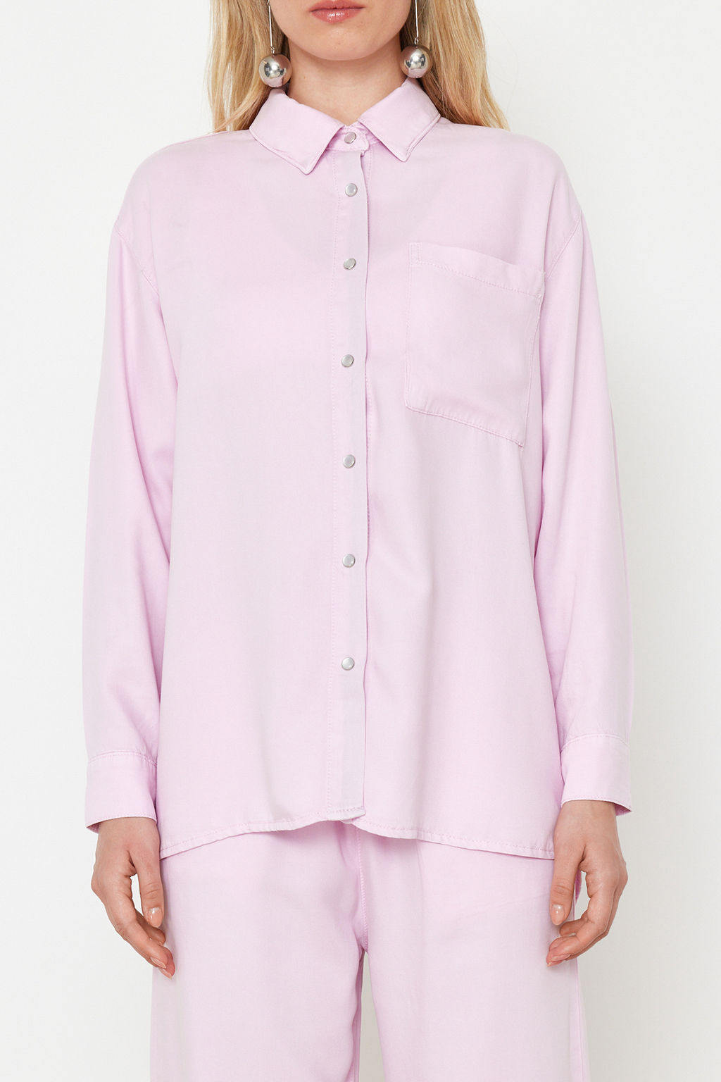 Pembe Oversize %100 Tencel Denim Gomlek TWOSS24GO00142