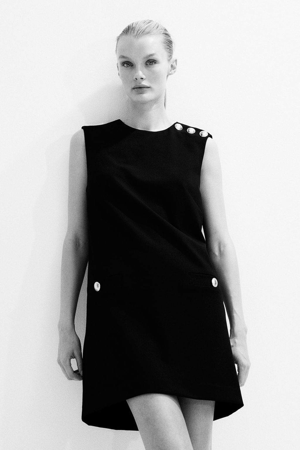 Minivestido con botones decorativos - H&m фото 3