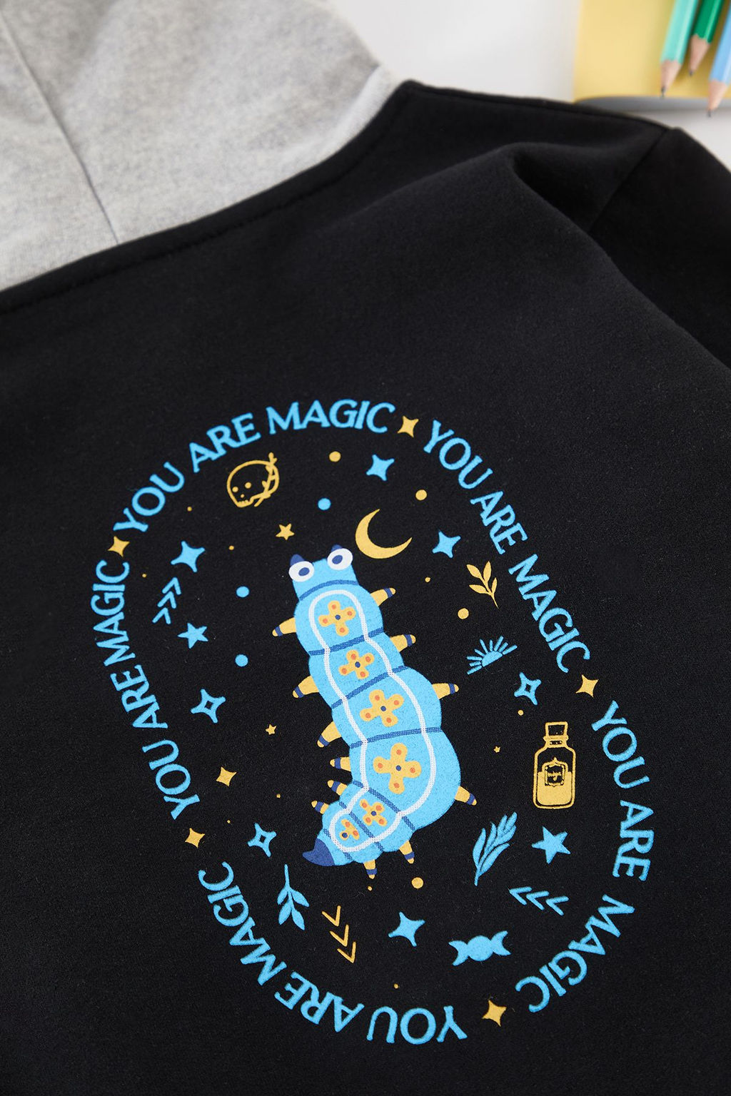 Siyah Kapusonlu Erkek Cocuk S?rt Bask?l? Orme Sweatshirt TKDAW25SW00125 - Trendyolmilla фото 3