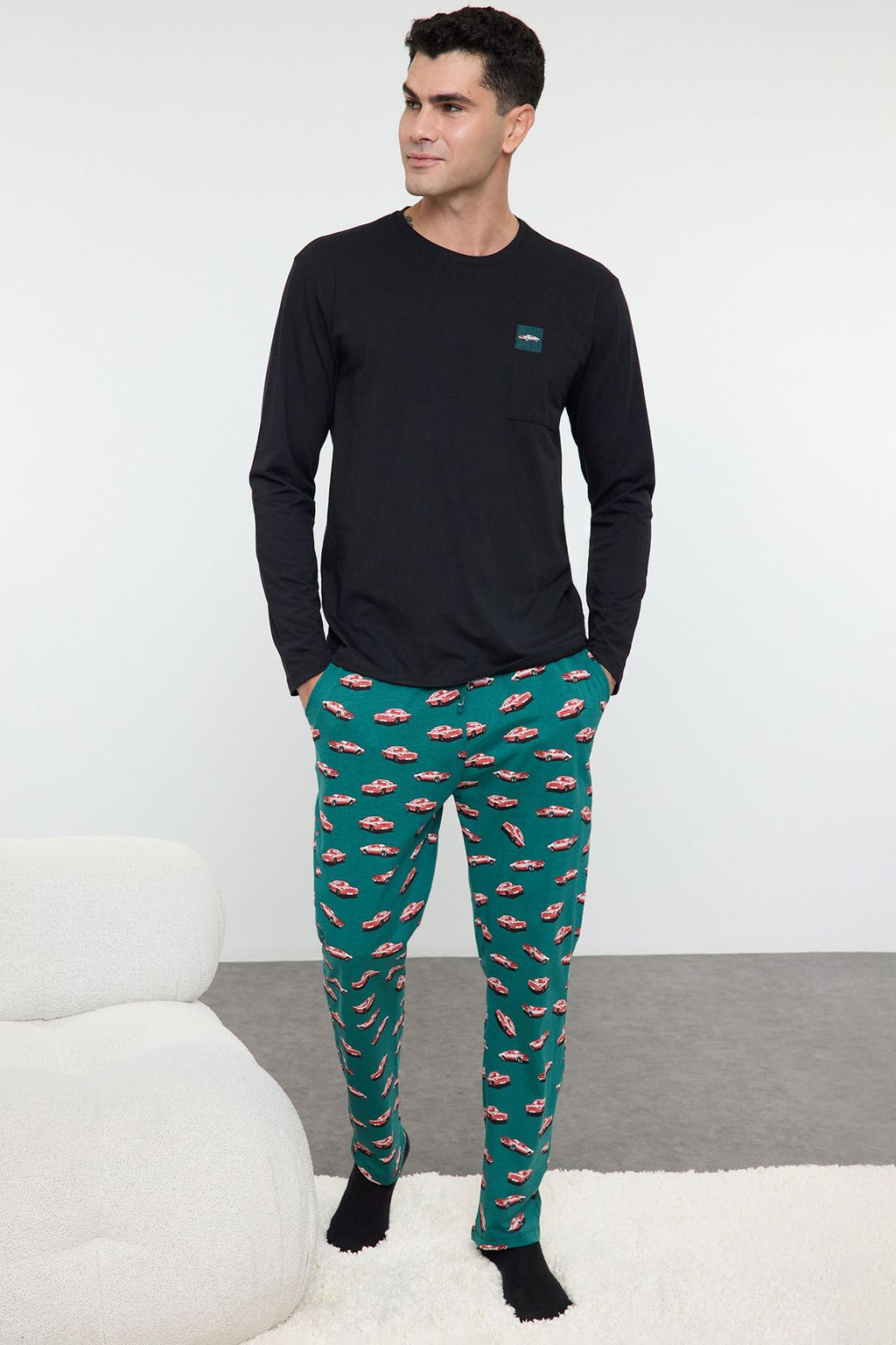 Trendyolmilla Man Siyah Regular Fit Araba Bask?l? Orme %100 Pamuklu Pijama Tak?m? TMNAW25PT00011