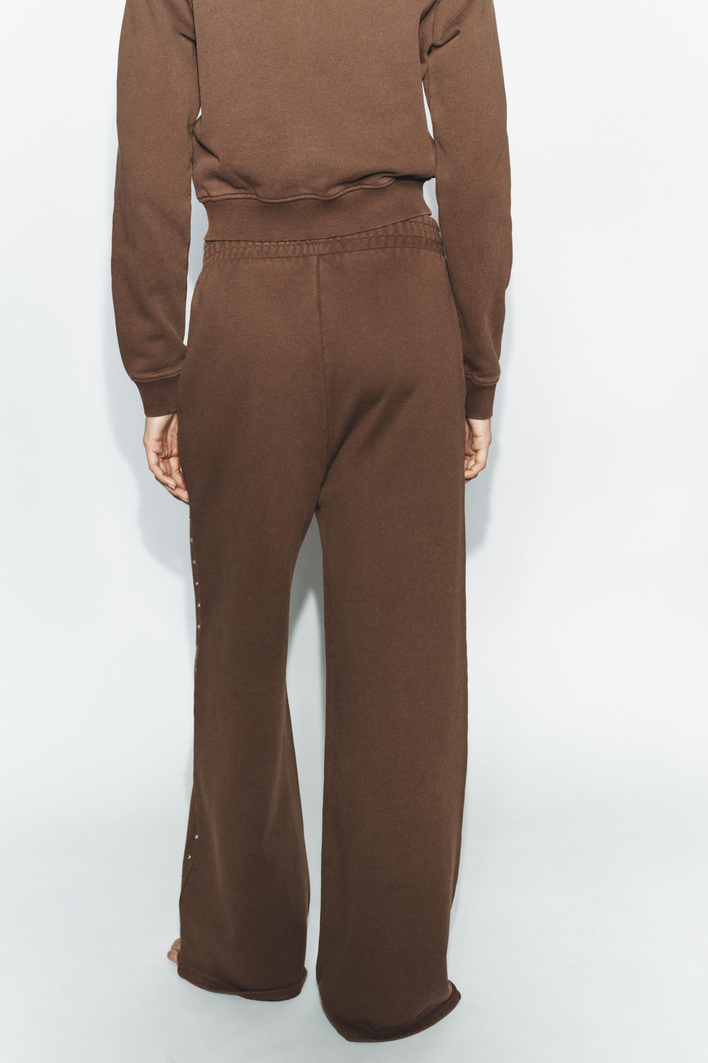 WASHED-EFFECT FLEECE TROUSERS WITH STUDS - Zara фото 7