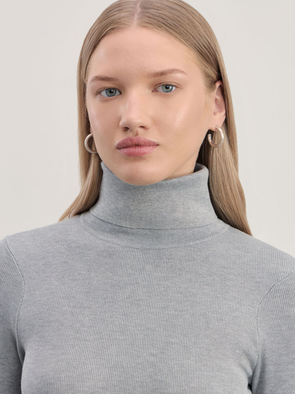 Джемпер с высоким воротником в риб / Zarina  фото 6