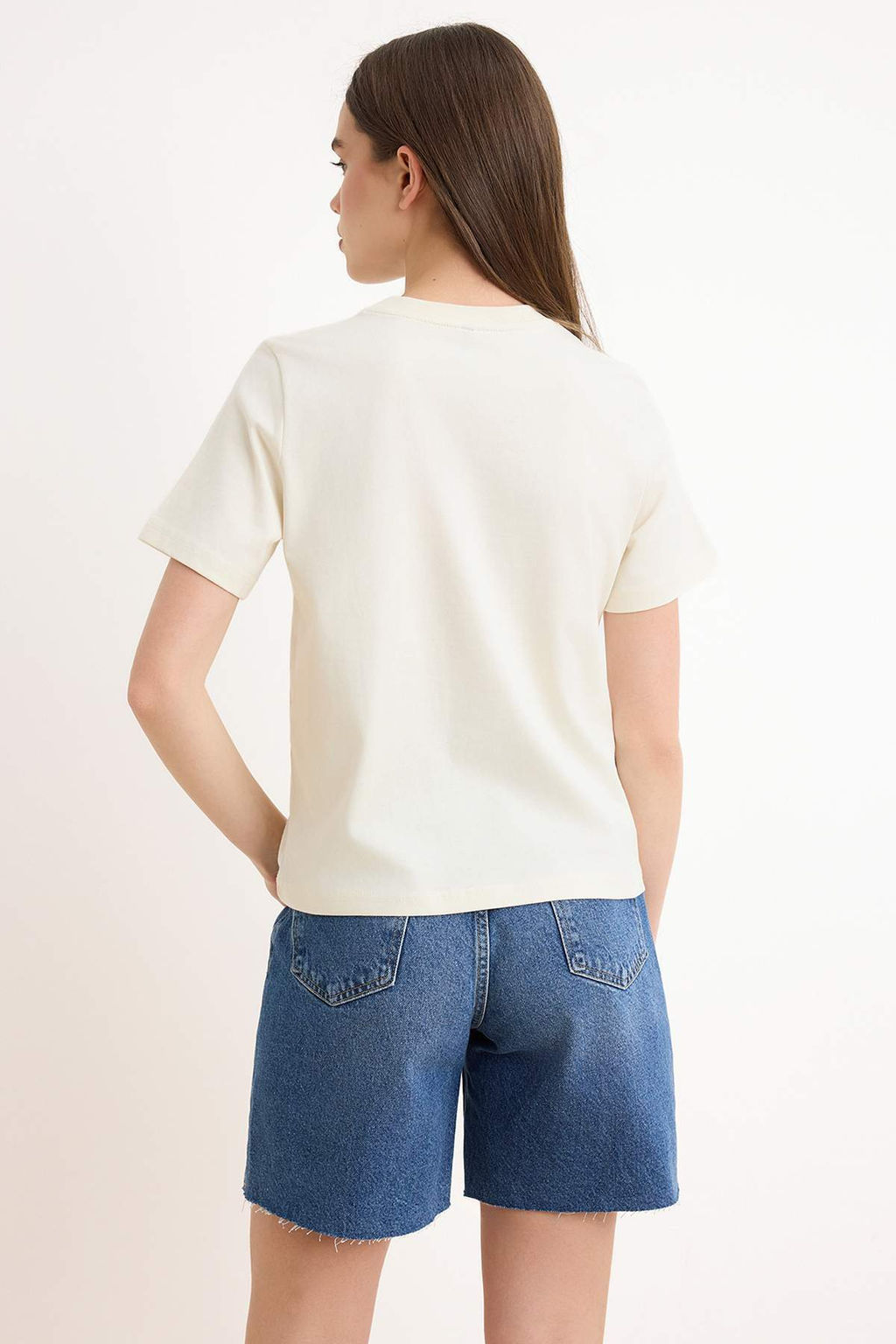 Ekru Bask?l? Regular Bisiklet Yaka Standart Kol K?sa Tok %100 Pamuk Orme T-Shirt TWOSS26TS00206 - Trendyolmilla фото 4