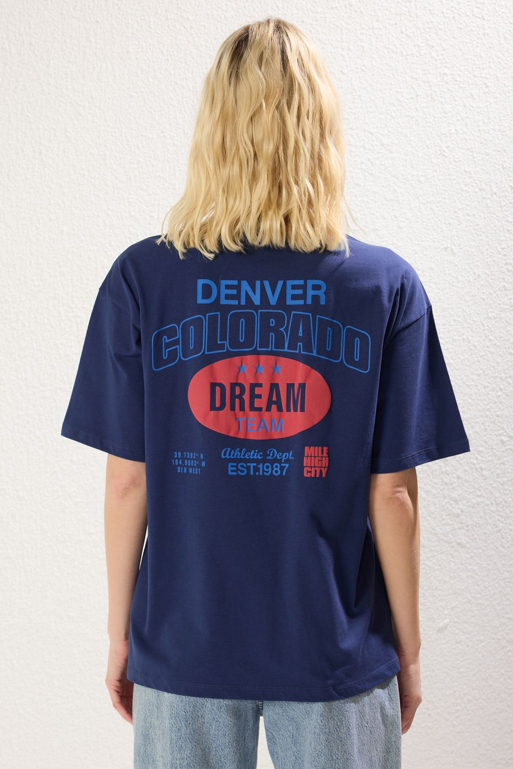 TRENDYOLMILLA Lacivert Premium %100 Pamuk S?rt ve On Bask?l? Oversize/Genis Kal?p Orme T-Shirt TWOSS25TS00071 фото 5