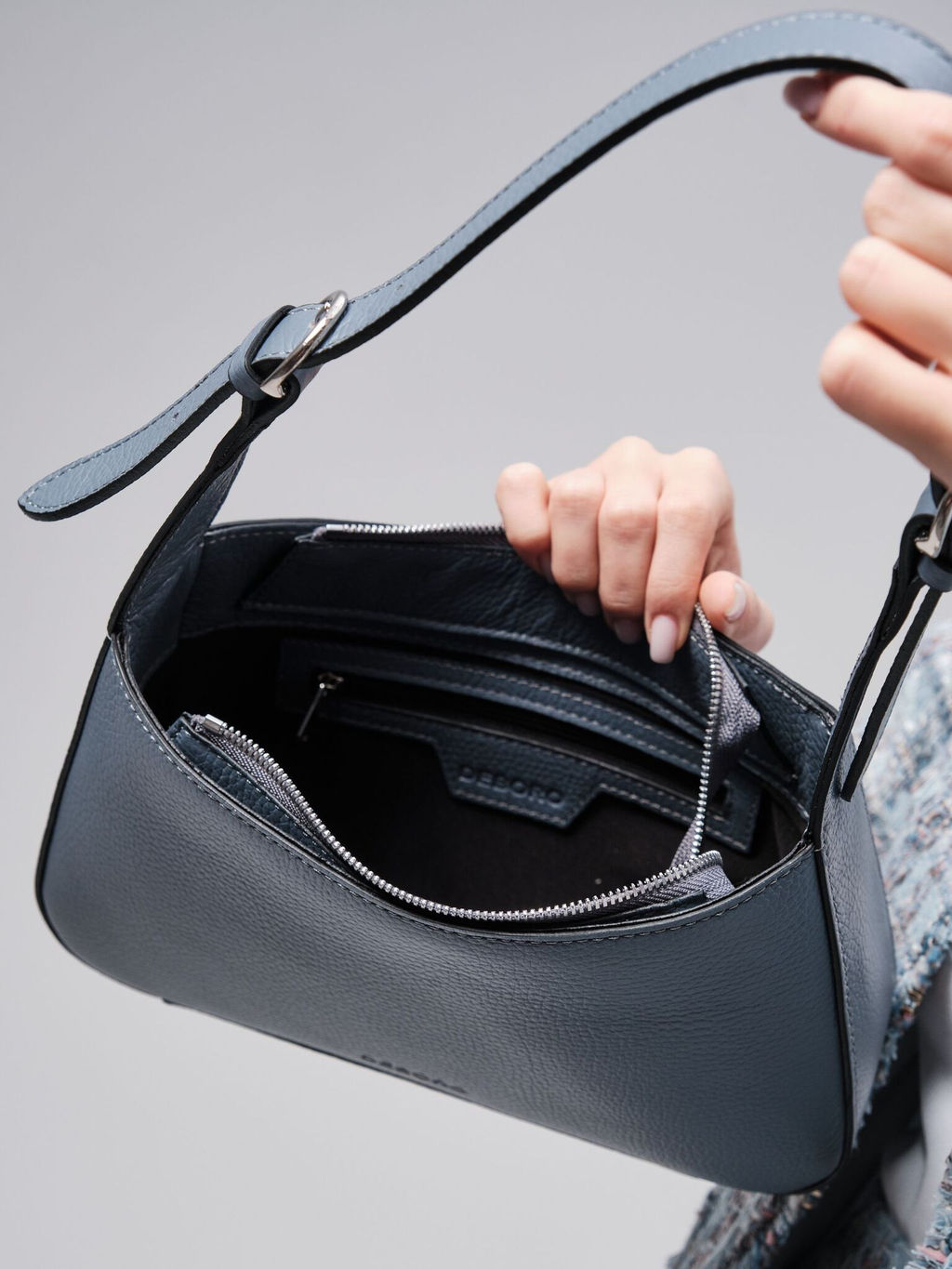 Сумка кожаная багет Deboro 31046 серый