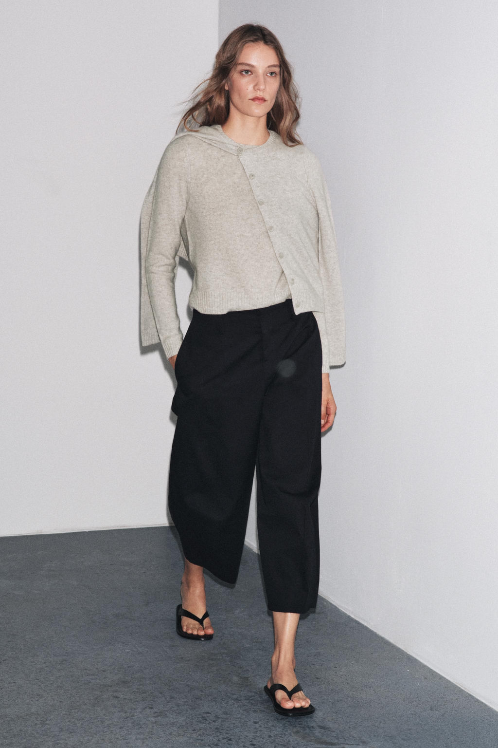 BASIC 100% WOOL KNIT CARDIGAN