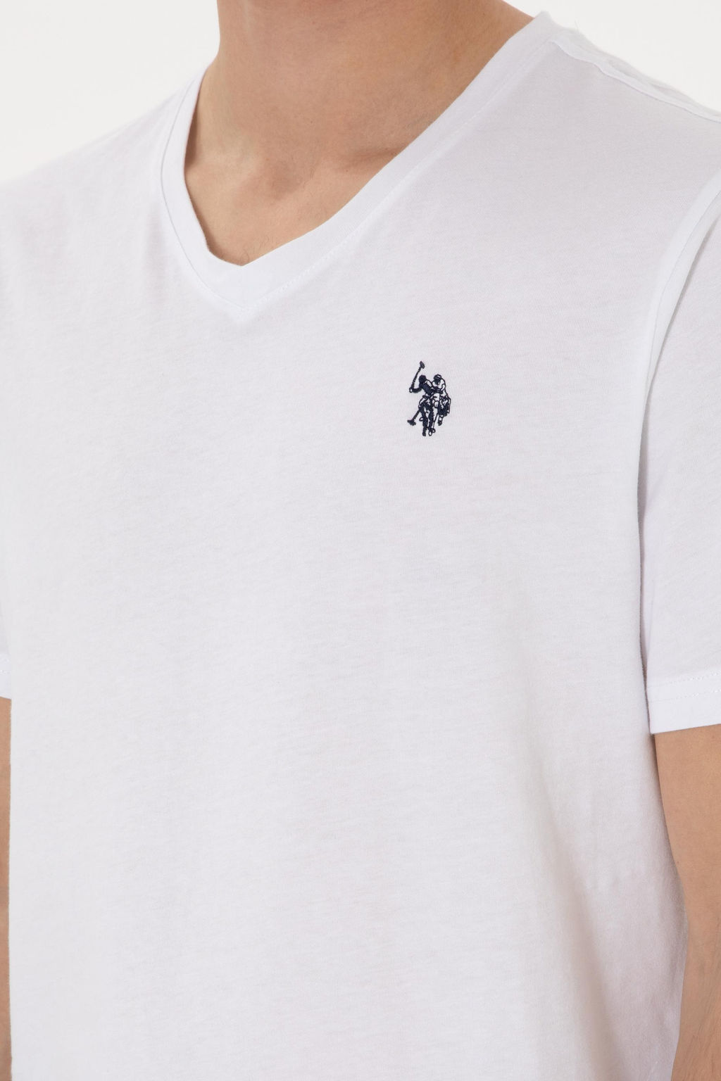 Erkek Regular Fit V Yaka Siyah Basic Ti__rt