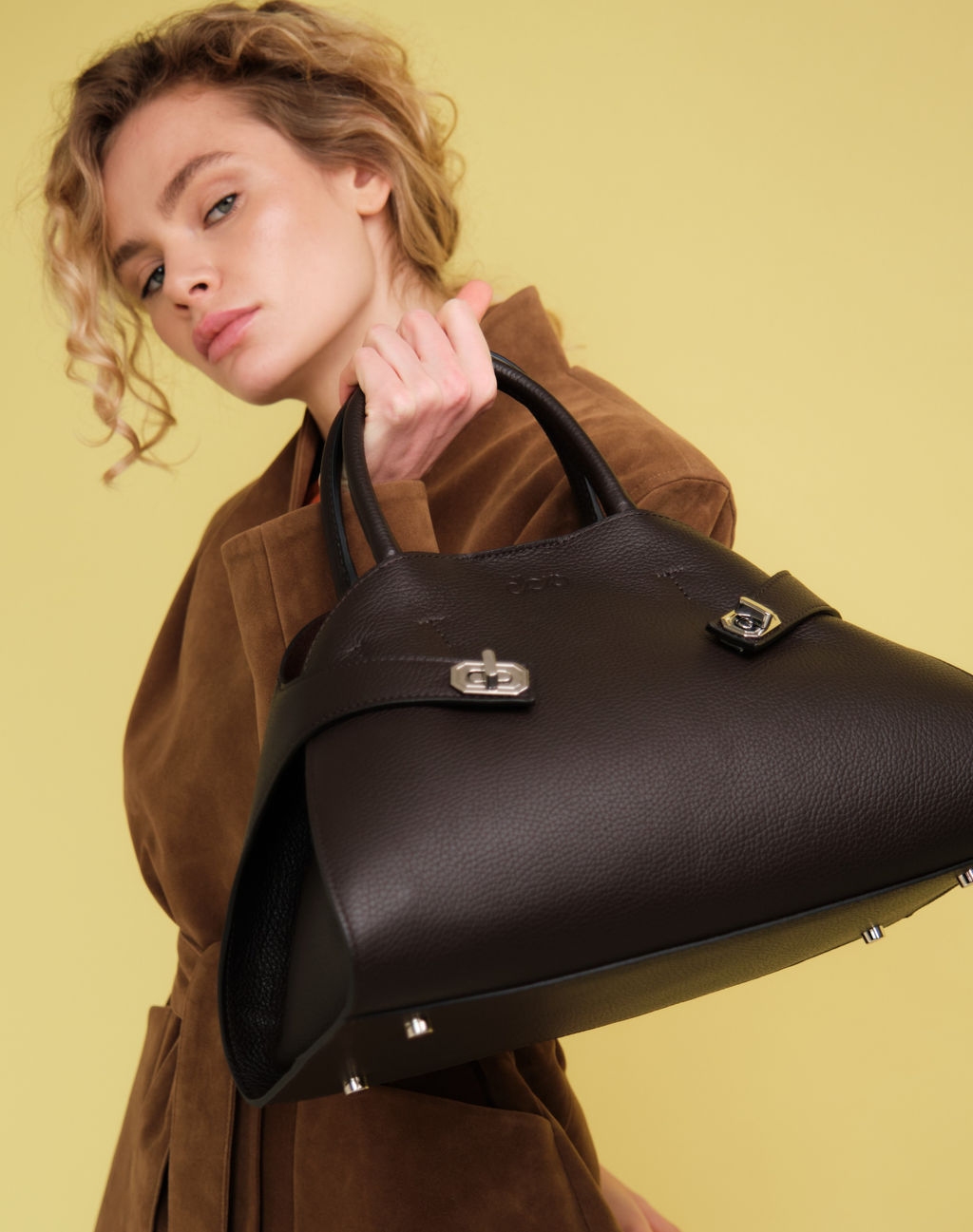 Сумка Naomi DBR 30985 коричневый шоколад