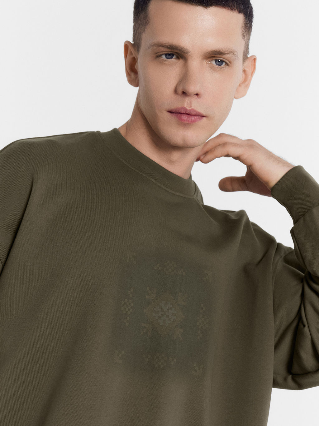 Свитшот мужской в цвете хаки с печатью т.полынь +печать 121868/1 - Mark formelle фото 5