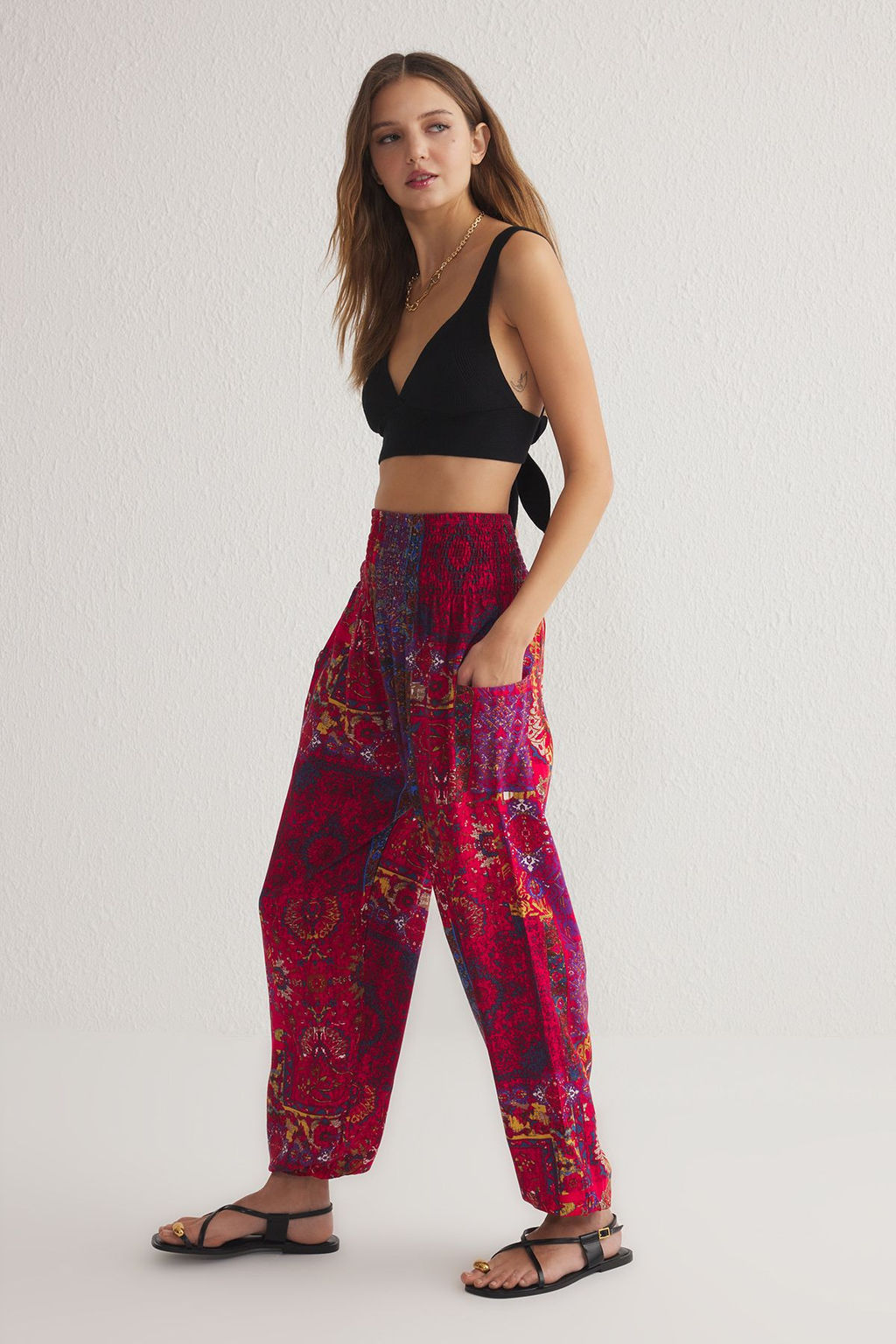 K?rm?z? Etnik Desenli Pacalar? Lastikli Salvar Form Dokuma Pantolon TWOSS25PL00063