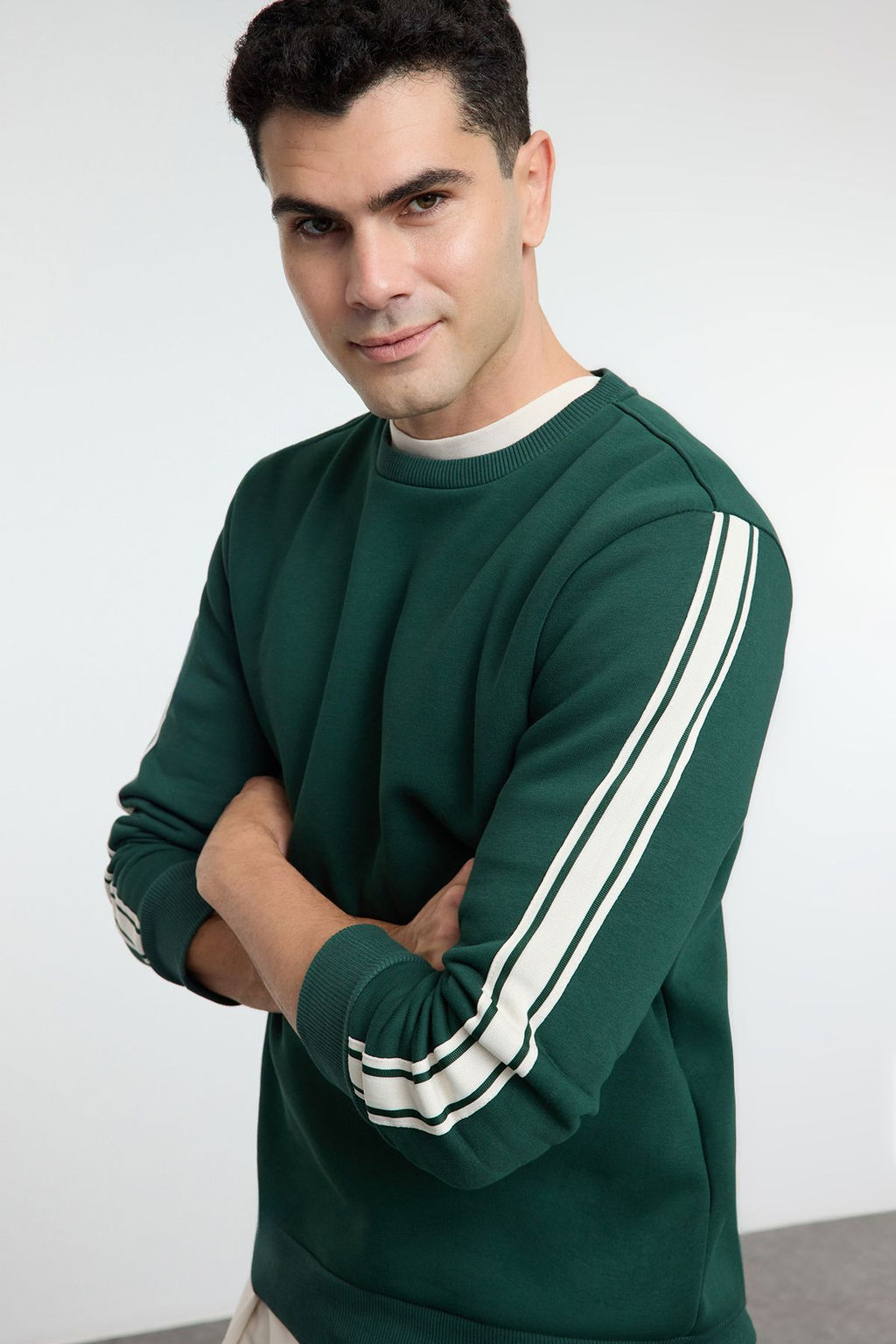 Zumrut Yesili Regular/Normal Kesim Seritli Ici Polarl? Sweatshirt TMNAW25SW00163 - Trendyolmilla фото 2