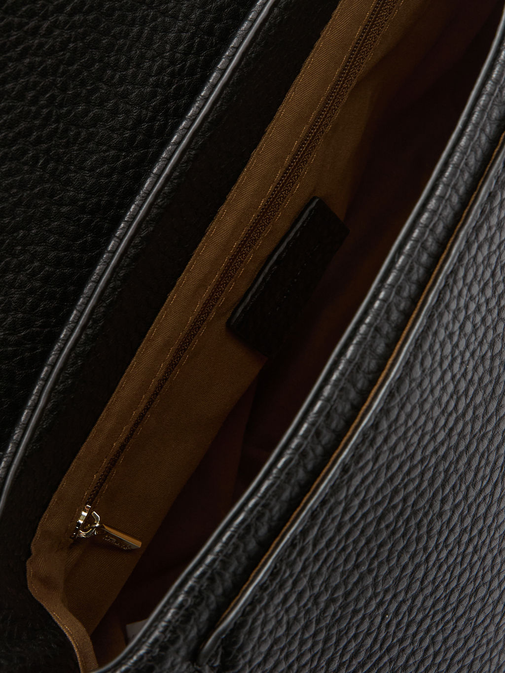 Женская сумка на плечо TAMARIS Carissa Артикул 4370433, черный - Tendance фото 7