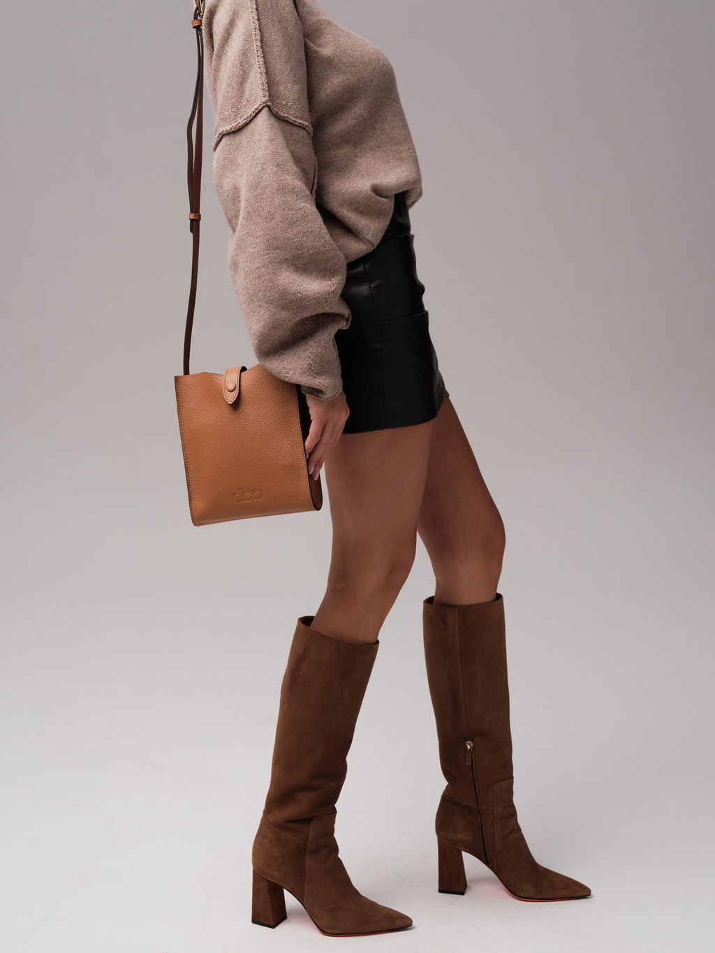 Кожаная сумка кросс-боди Leya DBR 30919 коричневый лист фото 5