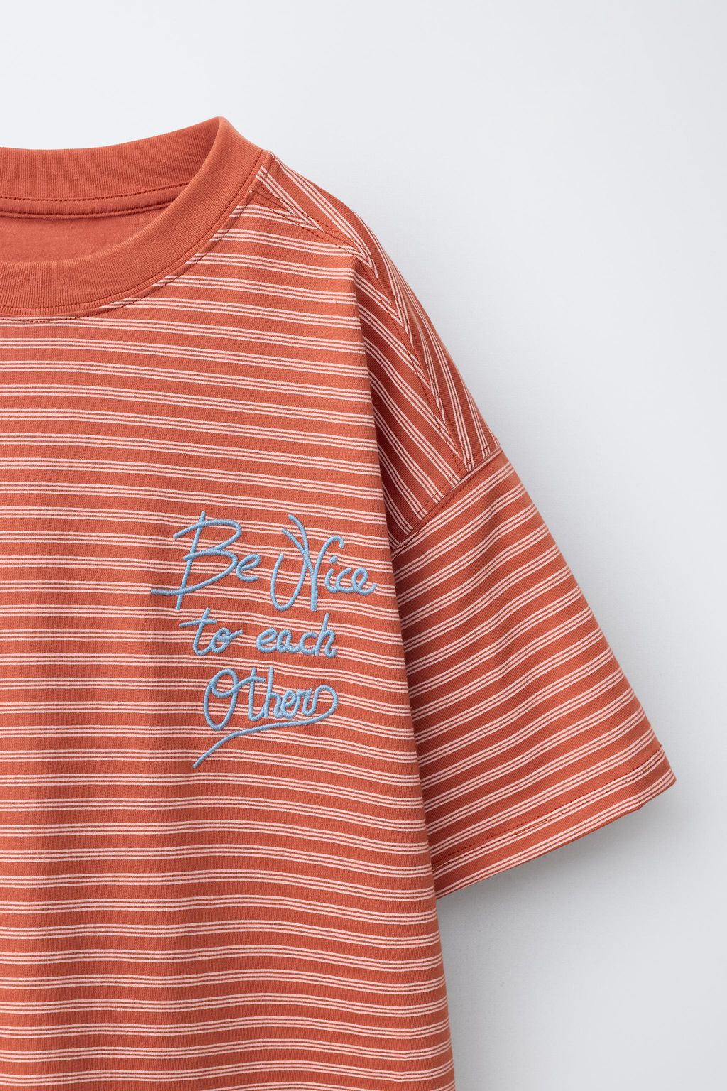 CAMISETA RAYAS TEXTO BORDADO / Teja - Zara фото 4
