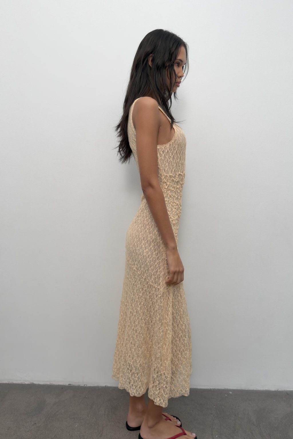 VESTIDO MIDI ENCAJE FRUNCES / Amarillo pastel - Zara фото 3