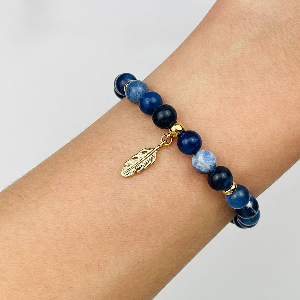 Браслет из Содалита с подвеской "Перо" 17 см