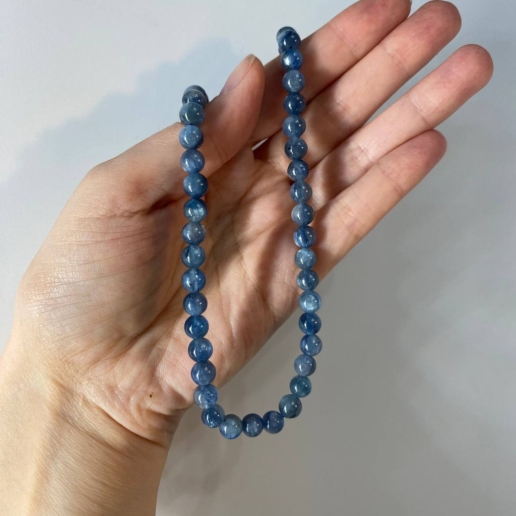 Бусы из Кианита