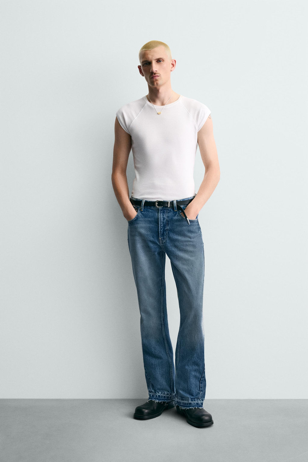 RIPPED FLARE FIT JEANS - Zara фото 20