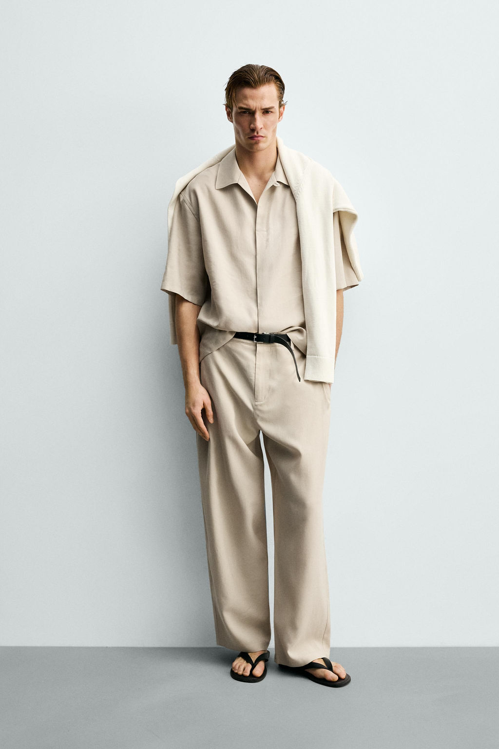 CAMISA FLUIDA RELAXED FIT / Crudo