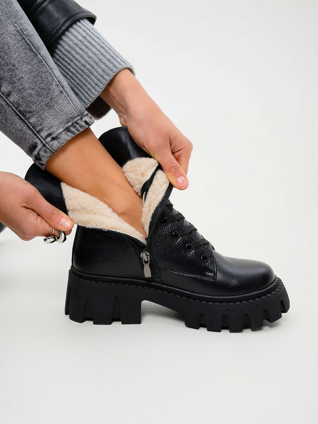 Ботинки 346.чанкиbl. Черный макс/Байка