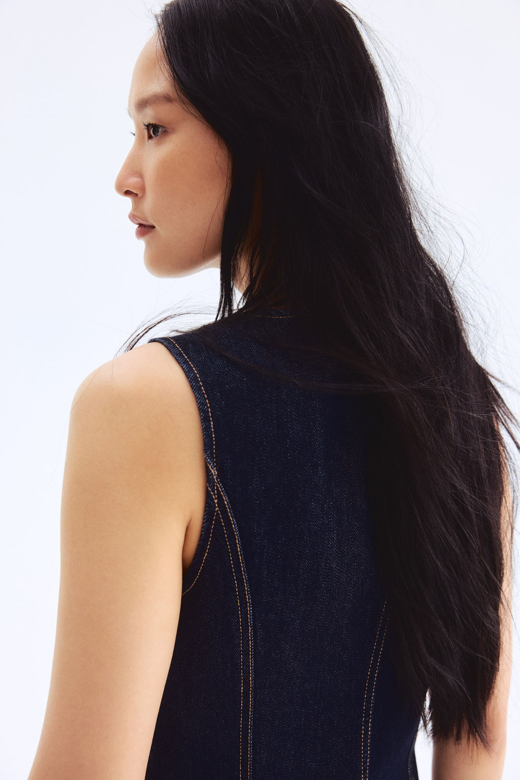 Chaleco denim entallado - H&m фото 3