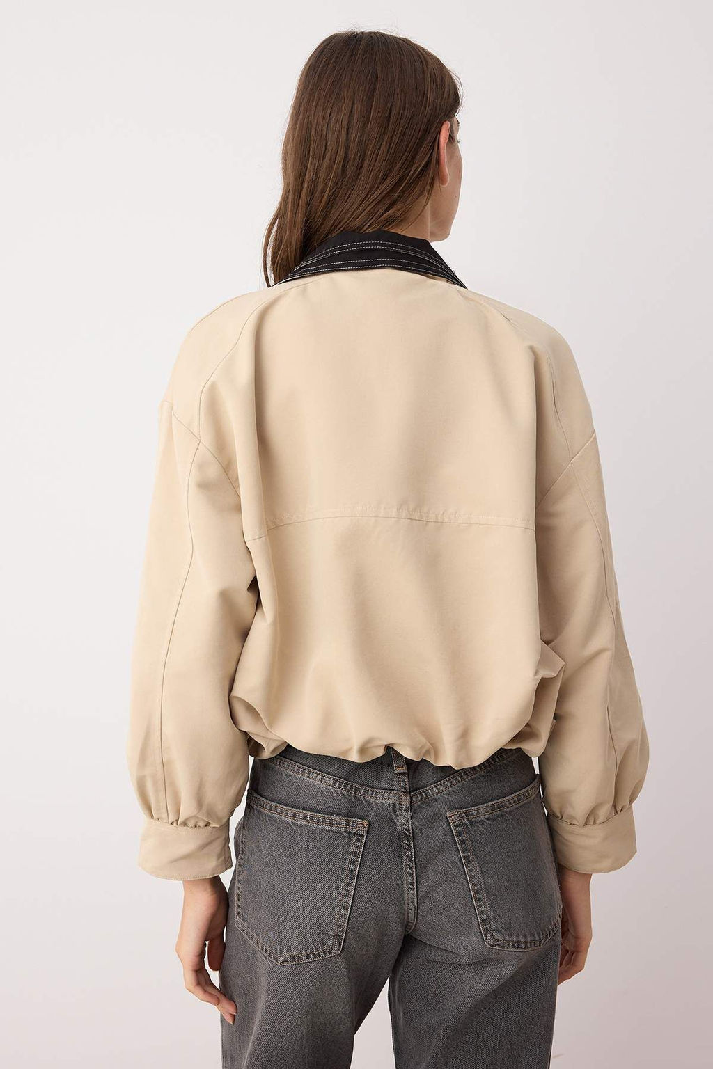 Bej Yakas? Kontrast Renk Detayl? Ince Ceket Mont TWOAW26MO00118 - Trendyolmilla фото 4