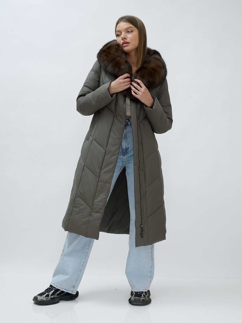Пальто женское зимние с мехом песец люкс класса серого цвета 625Sr