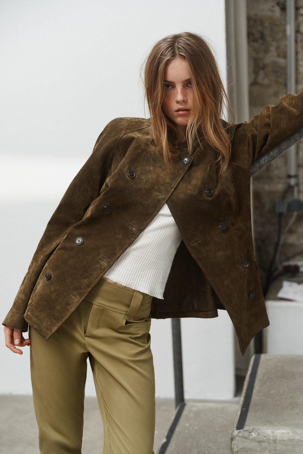 FITTED 100% SUEDE LEATHER JACKET - Zara фото 16