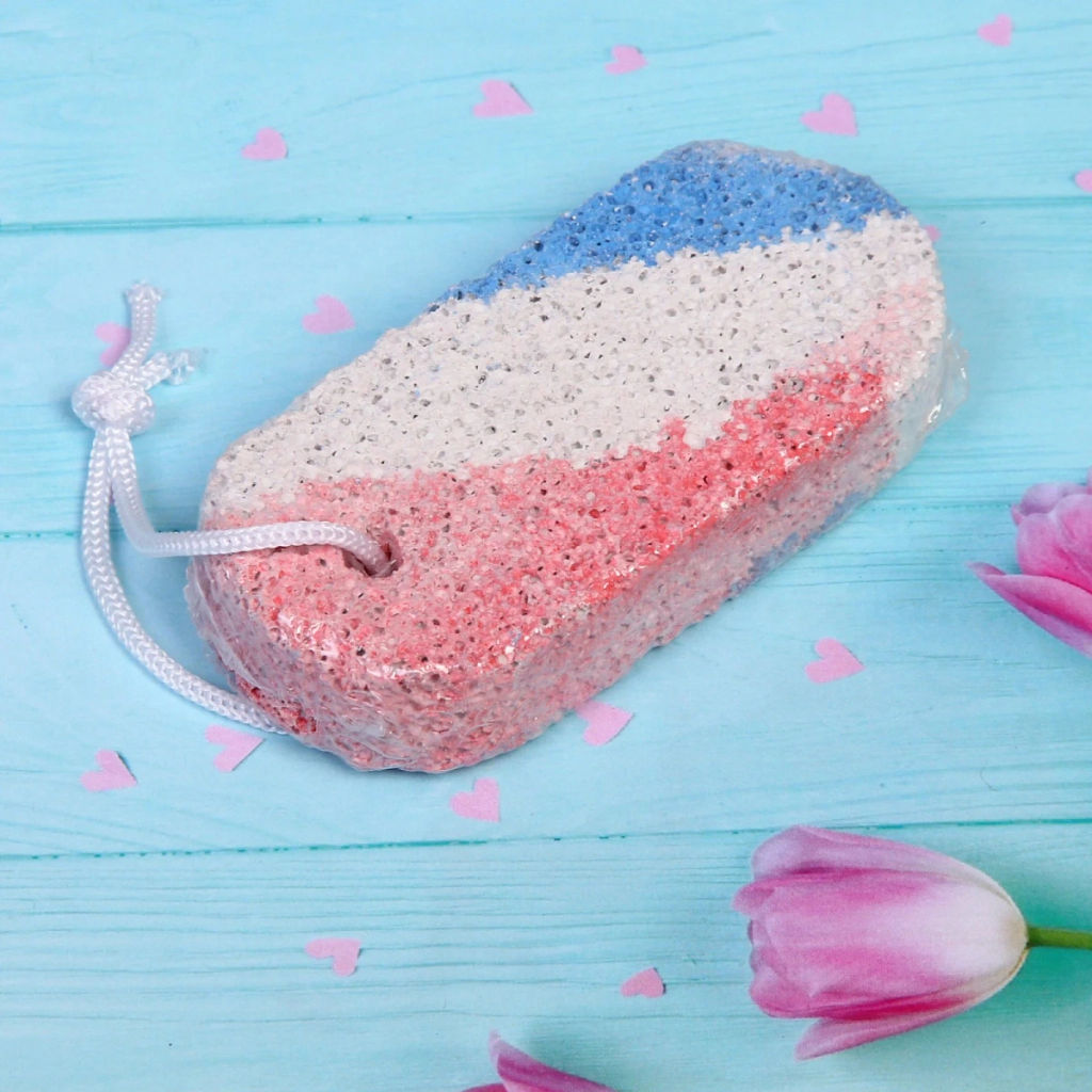 Цена за 6 шт. Пемза для ног, форма прямоугольник, трехцветная 9,5*4,4*2см, 35-40гр