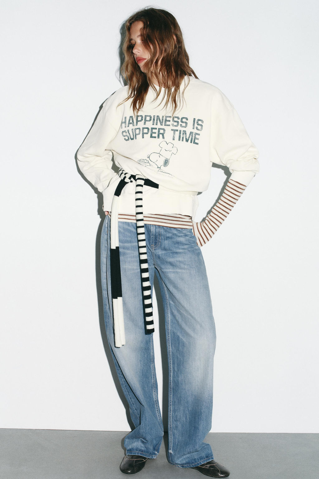 WASHED EFFECT SNOOPY PEANUTS SWEATSHIRT