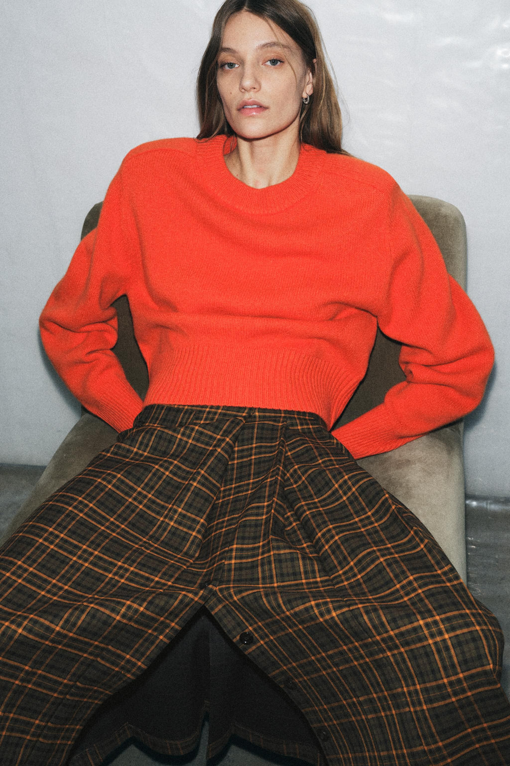 100% WOOL JUMPER WITH SHOULDER PADS - Zara фото 4