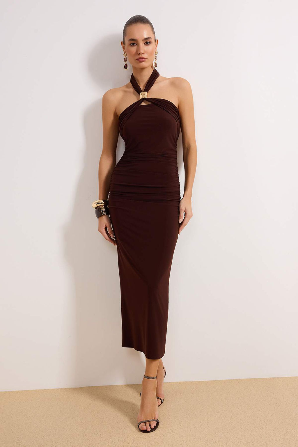 Trendyolmilla Kahverengi Vucuda Oturan Aksesuar Detayl? Dokuma Maxi Abiye Gece Mezuniyet Elbisesi TPRSS25EL00294  фото 5