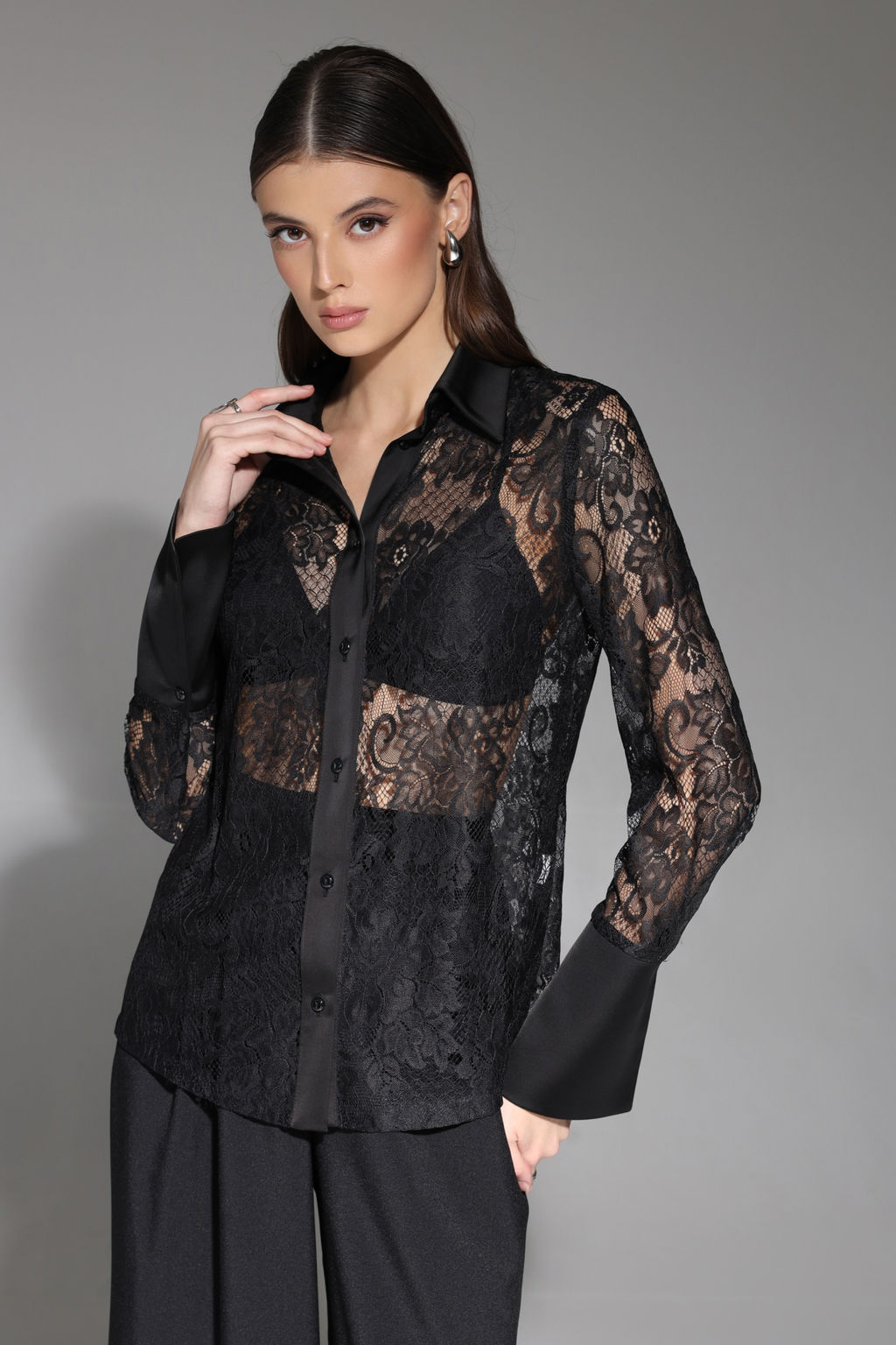 Роскошная кружевная блуза