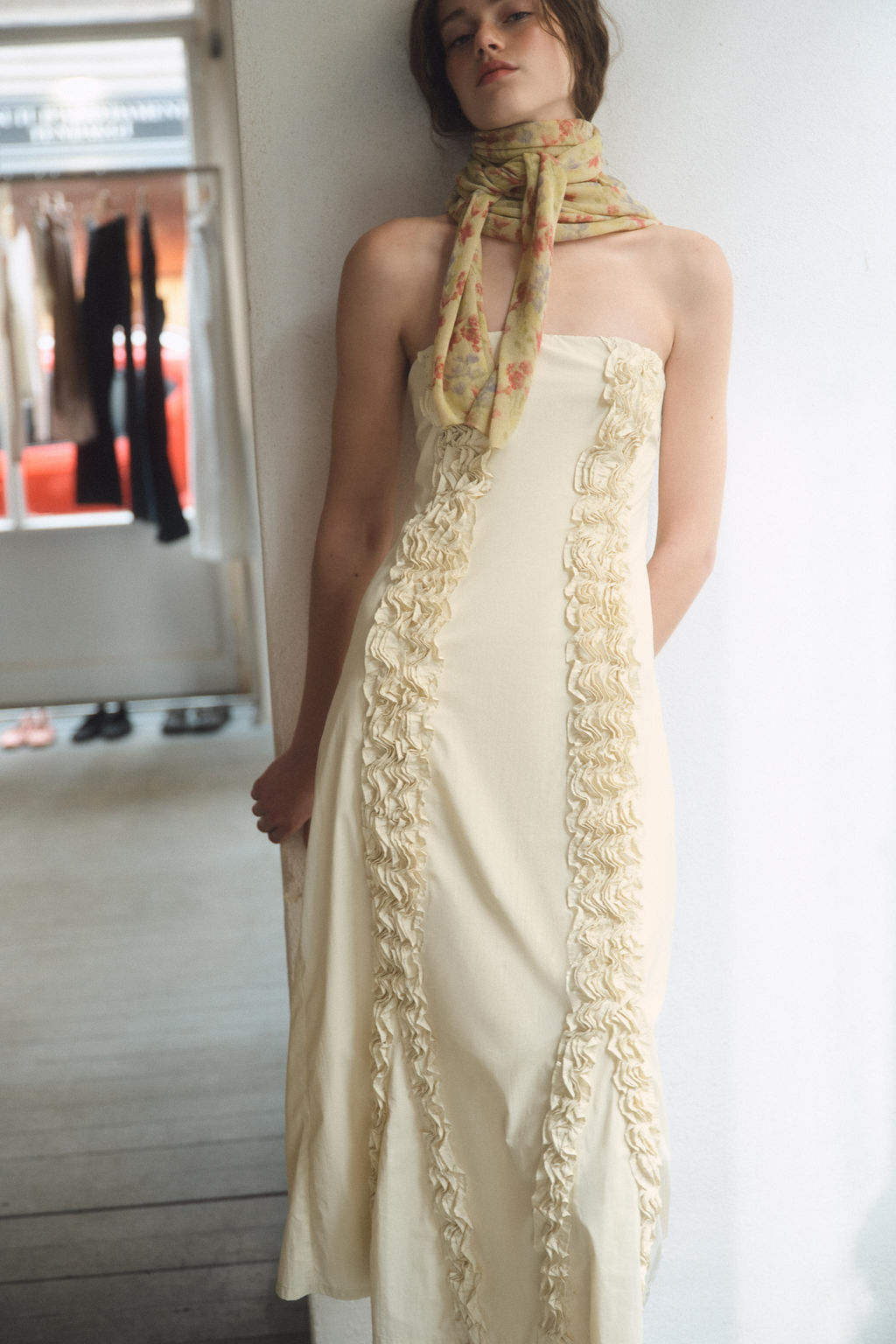 VESTIDO MIDI VOLANTES RELIEVE / Marfil - Zara фото 4