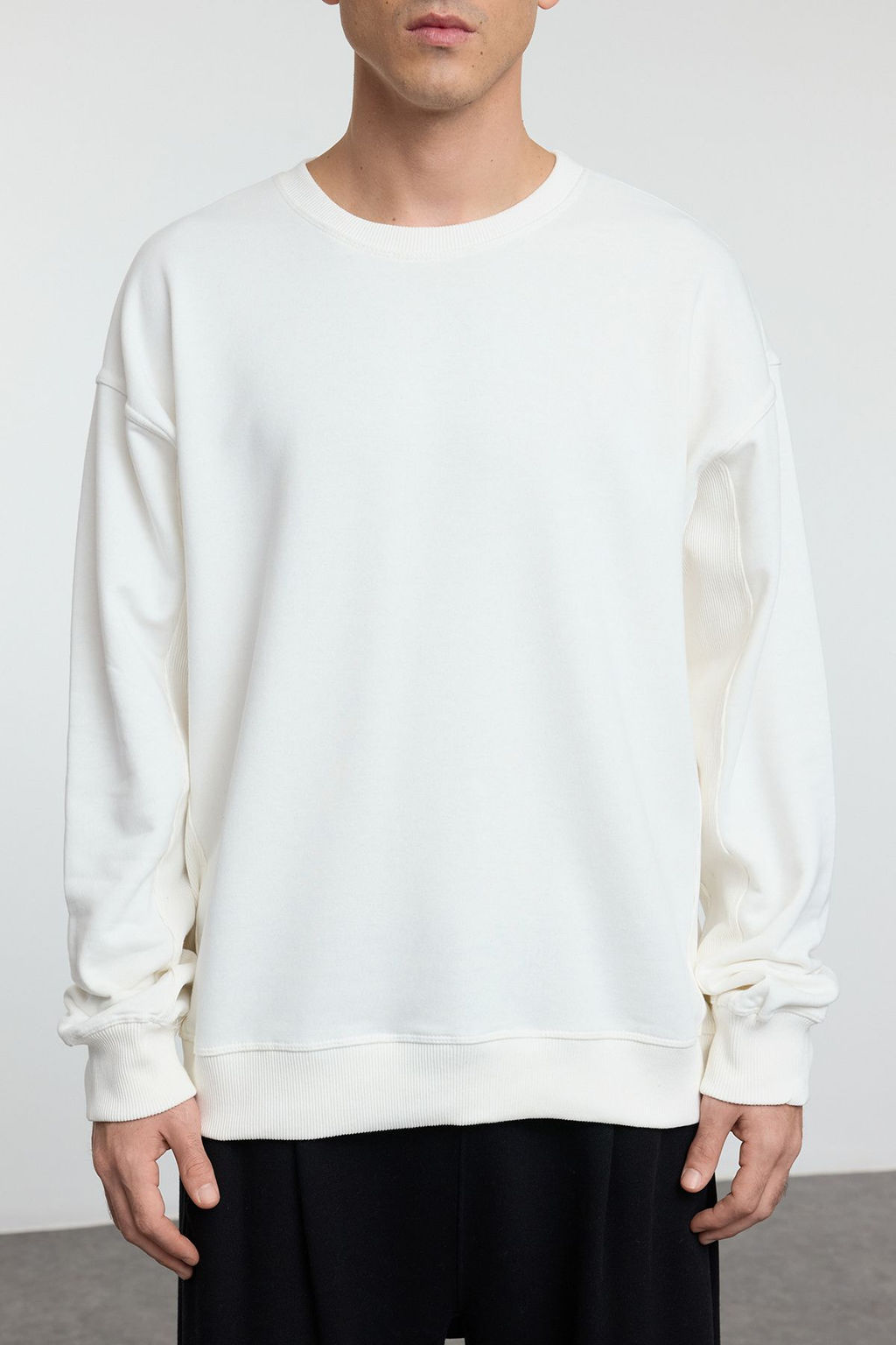 TRENDYOL MAN Unisex Indigo Oversize/Genis Kesim Kumas Mix Basic Sweatshirt TMNAW25SW00128 - Trendyolmilla фото 12